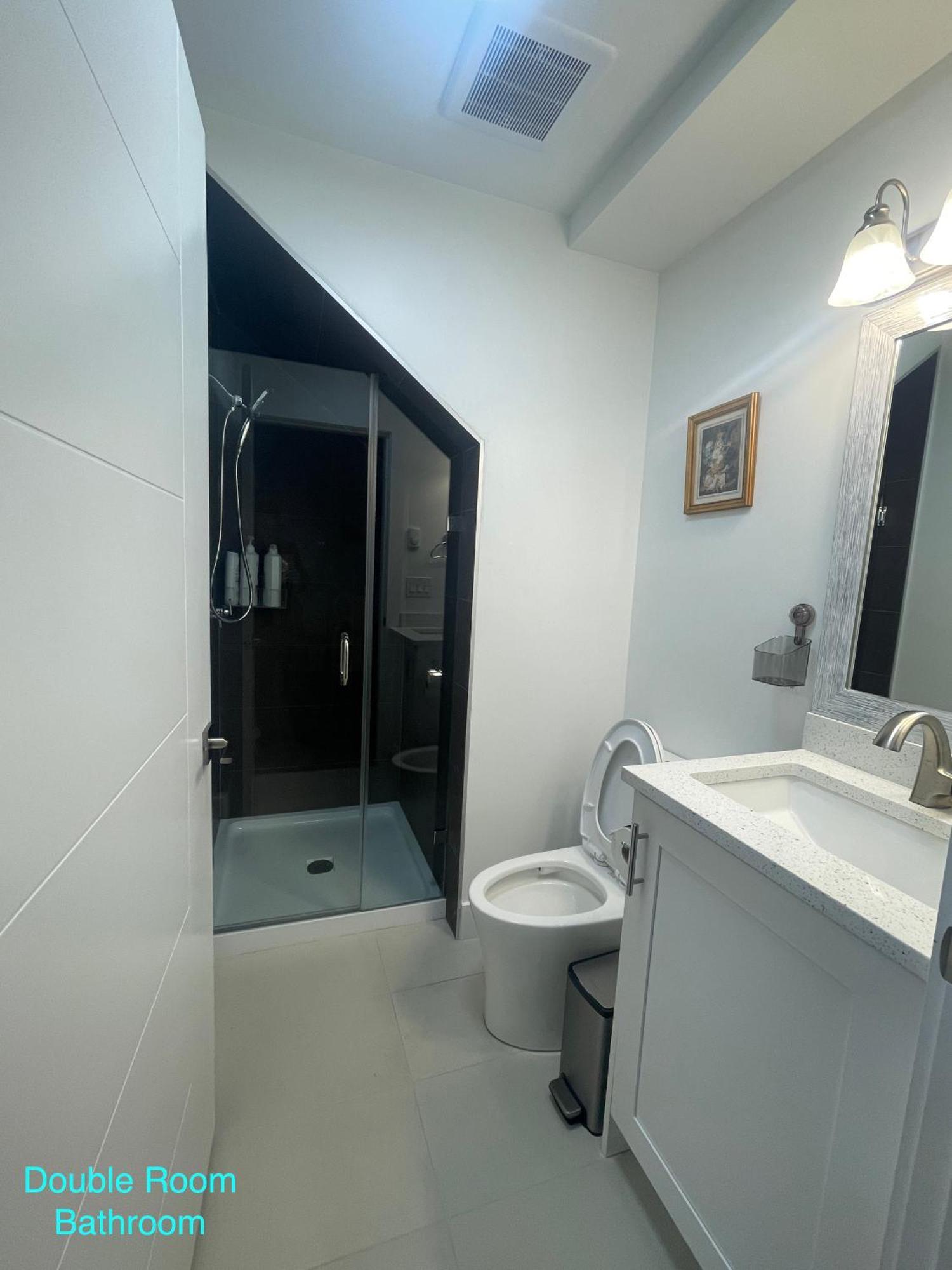 South Vancouver Guesthouse Екстер'єр фото